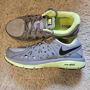 Nike Dual Fusion Women's sz8.5 grey/yellow